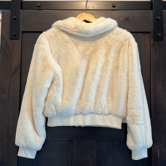 Sunday Best Aritzia bear Giselle coat - Picture 6 of 10